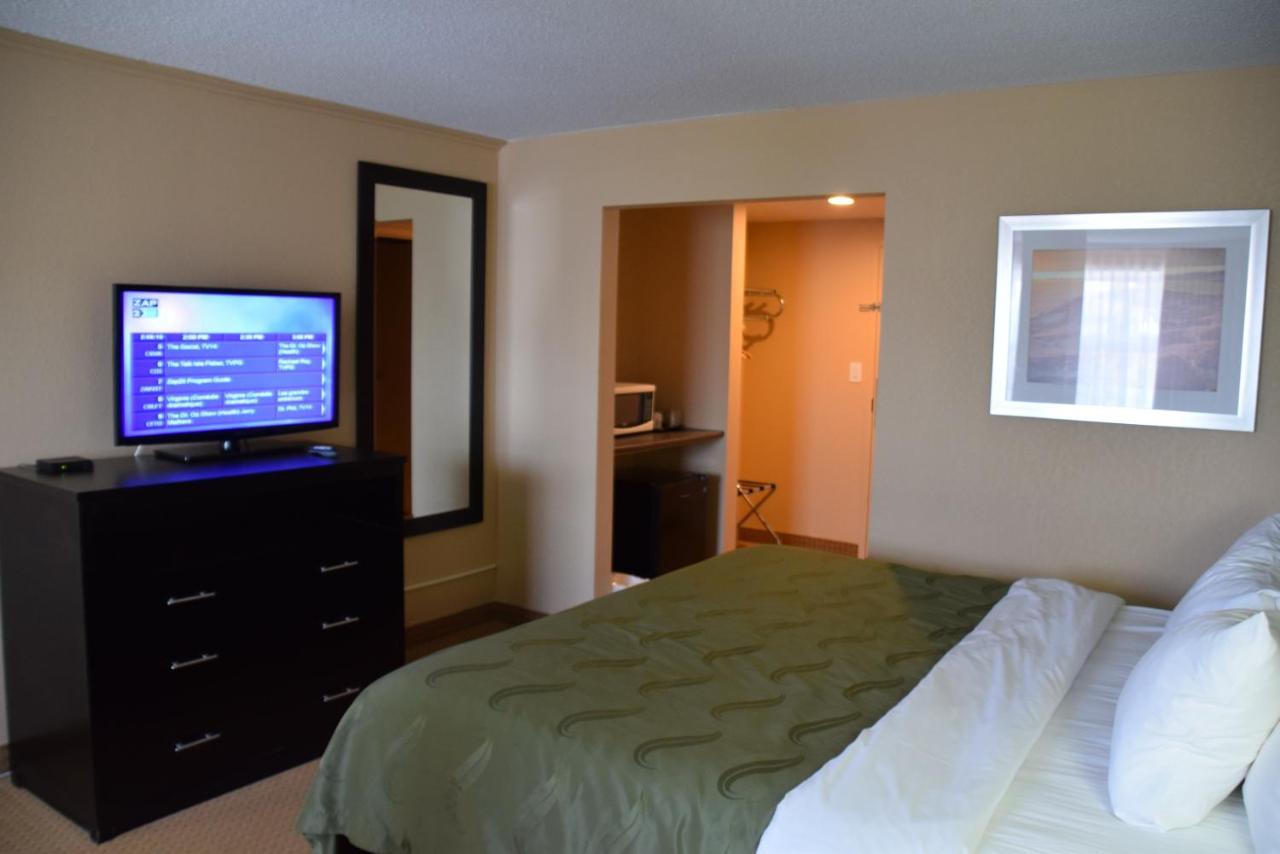 Quality Inn Брейсбридж Екстериор снимка