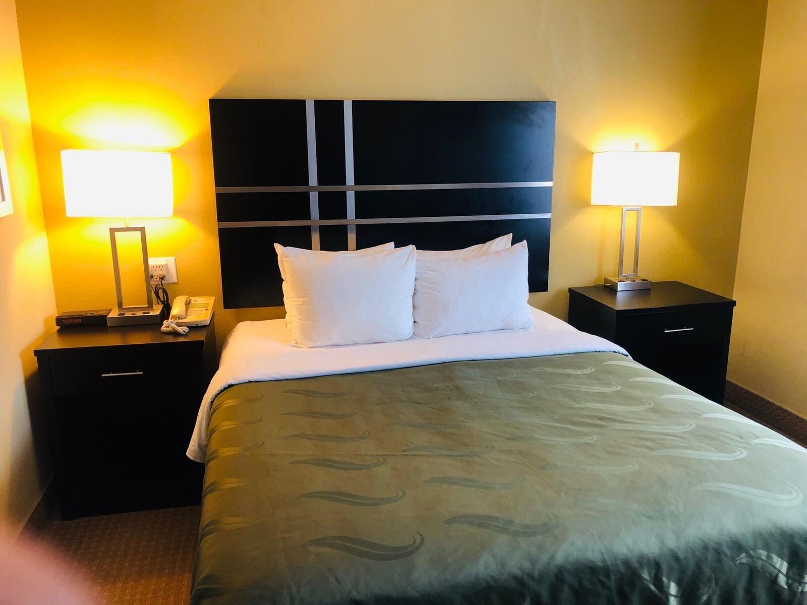 Quality Inn Брейсбридж Екстериор снимка