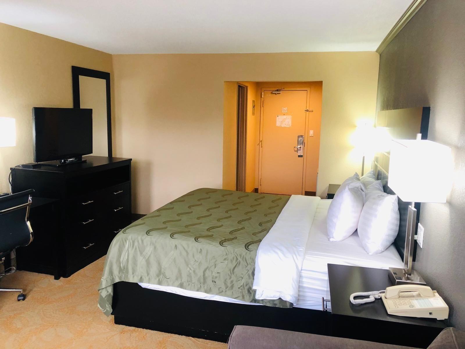 Quality Inn Брейсбридж Екстериор снимка