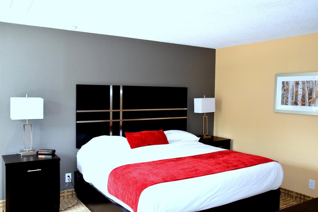 Quality Inn Брейсбридж Екстериор снимка