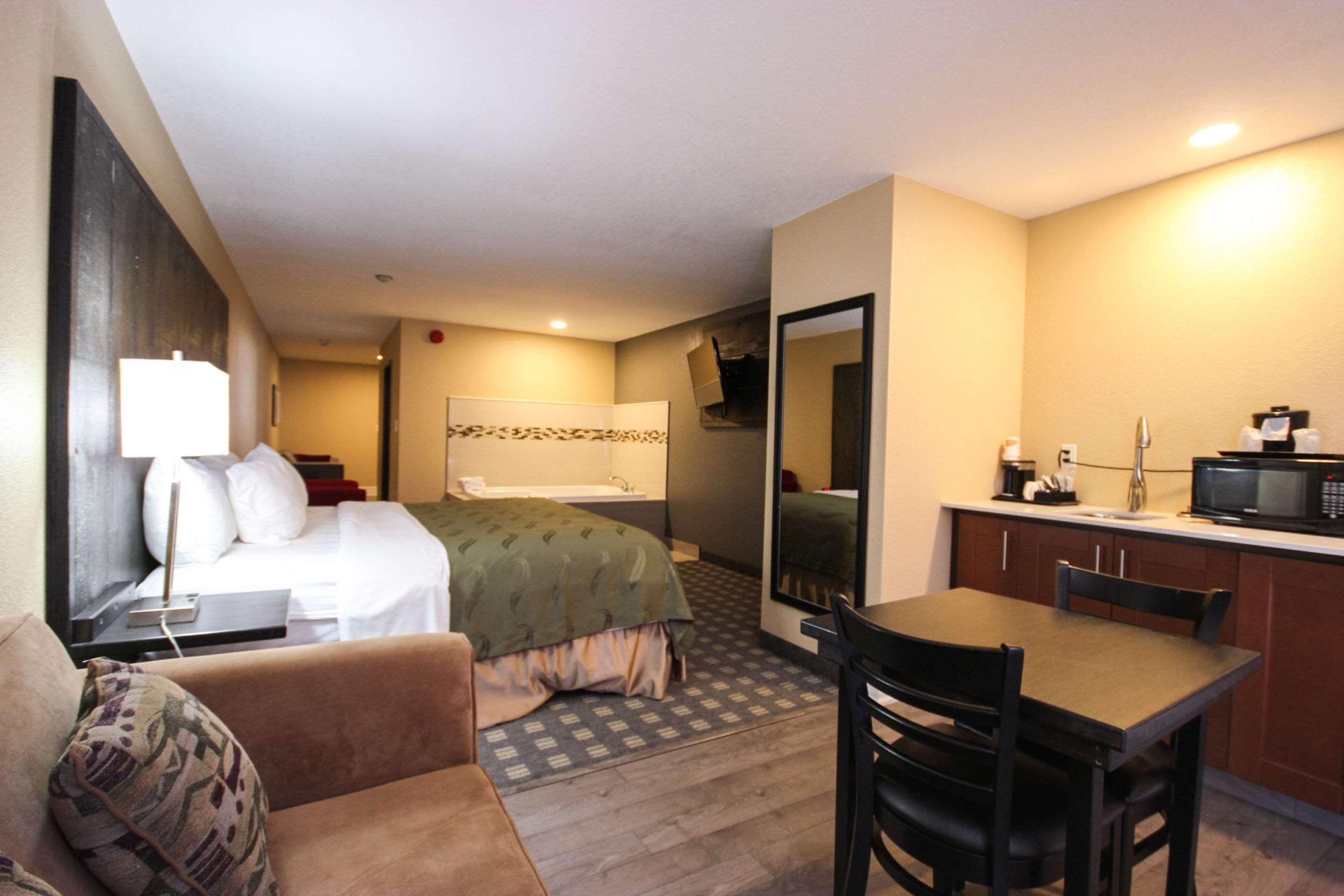 Quality Inn Брейсбридж Екстериор снимка