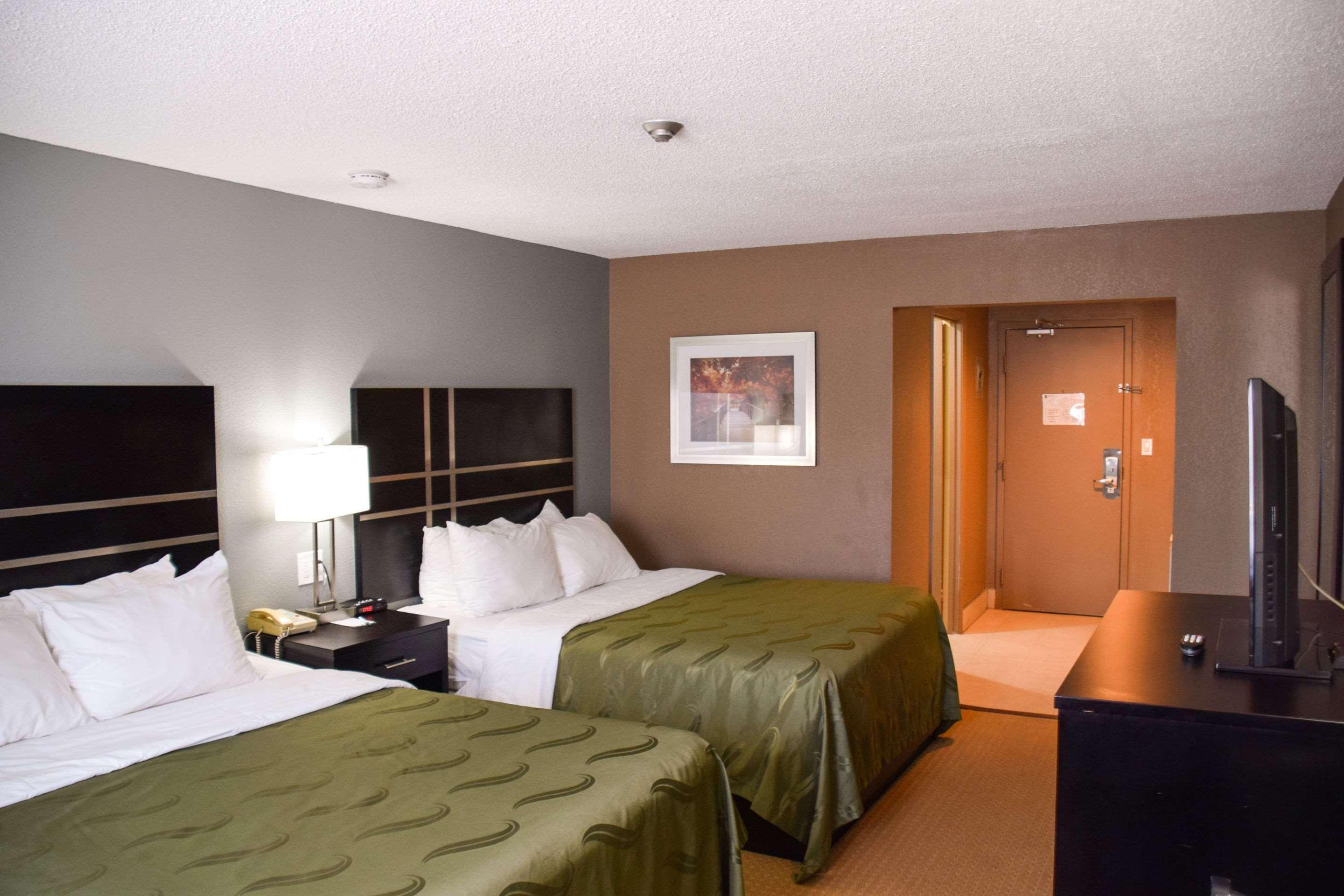 Quality Inn Брейсбридж Екстериор снимка
