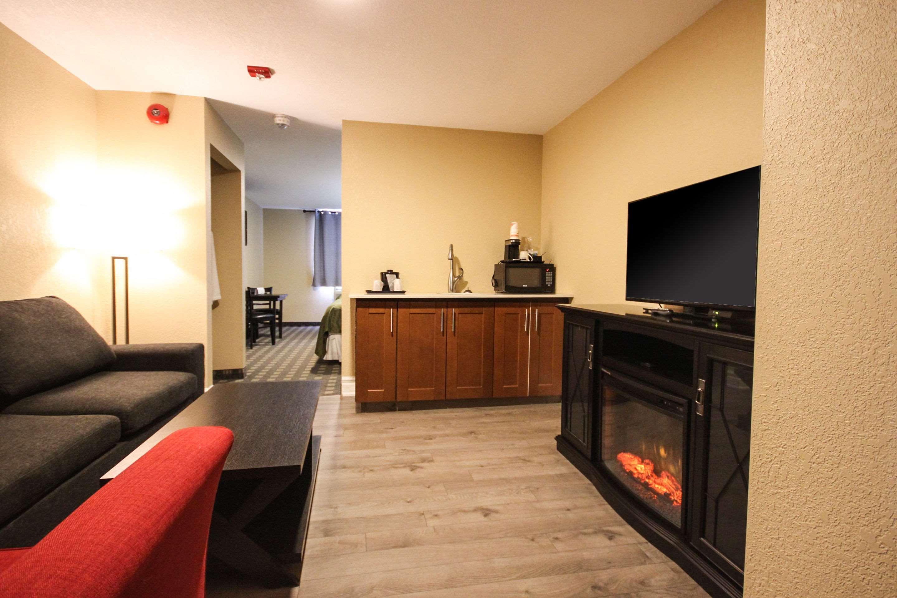 Quality Inn Брейсбридж Екстериор снимка