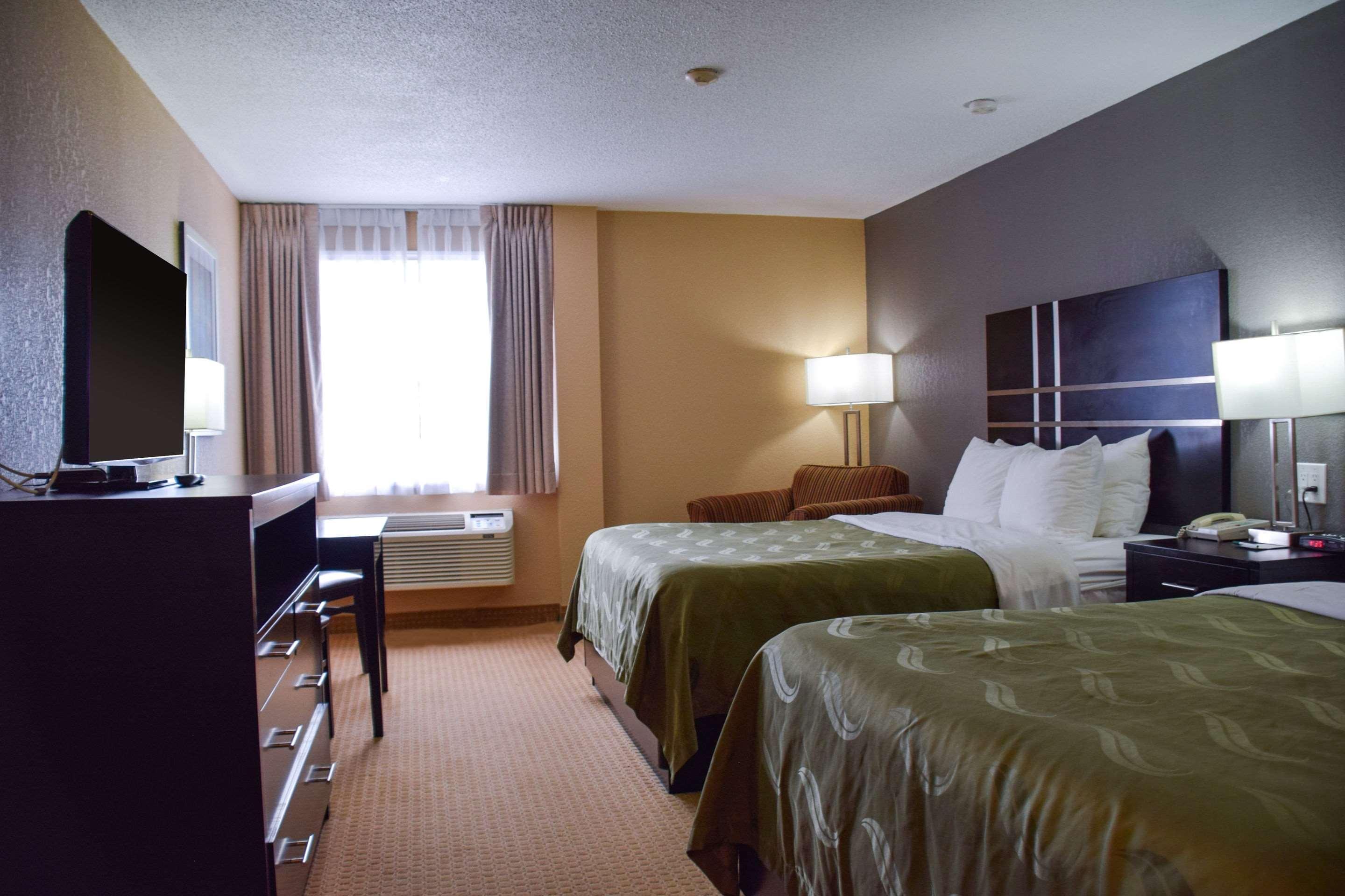 Quality Inn Брейсбридж Екстериор снимка