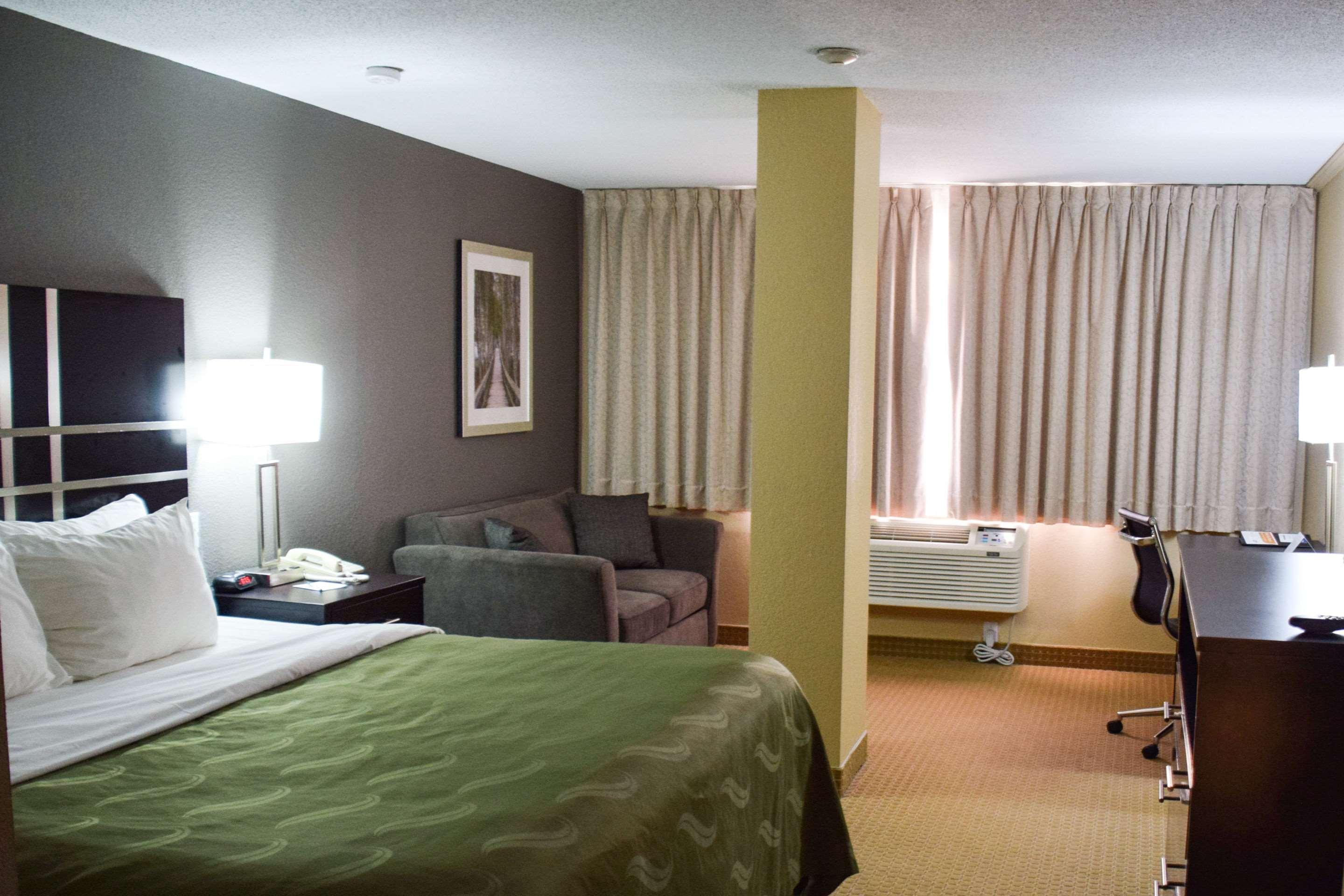 Quality Inn Брейсбридж Екстериор снимка
