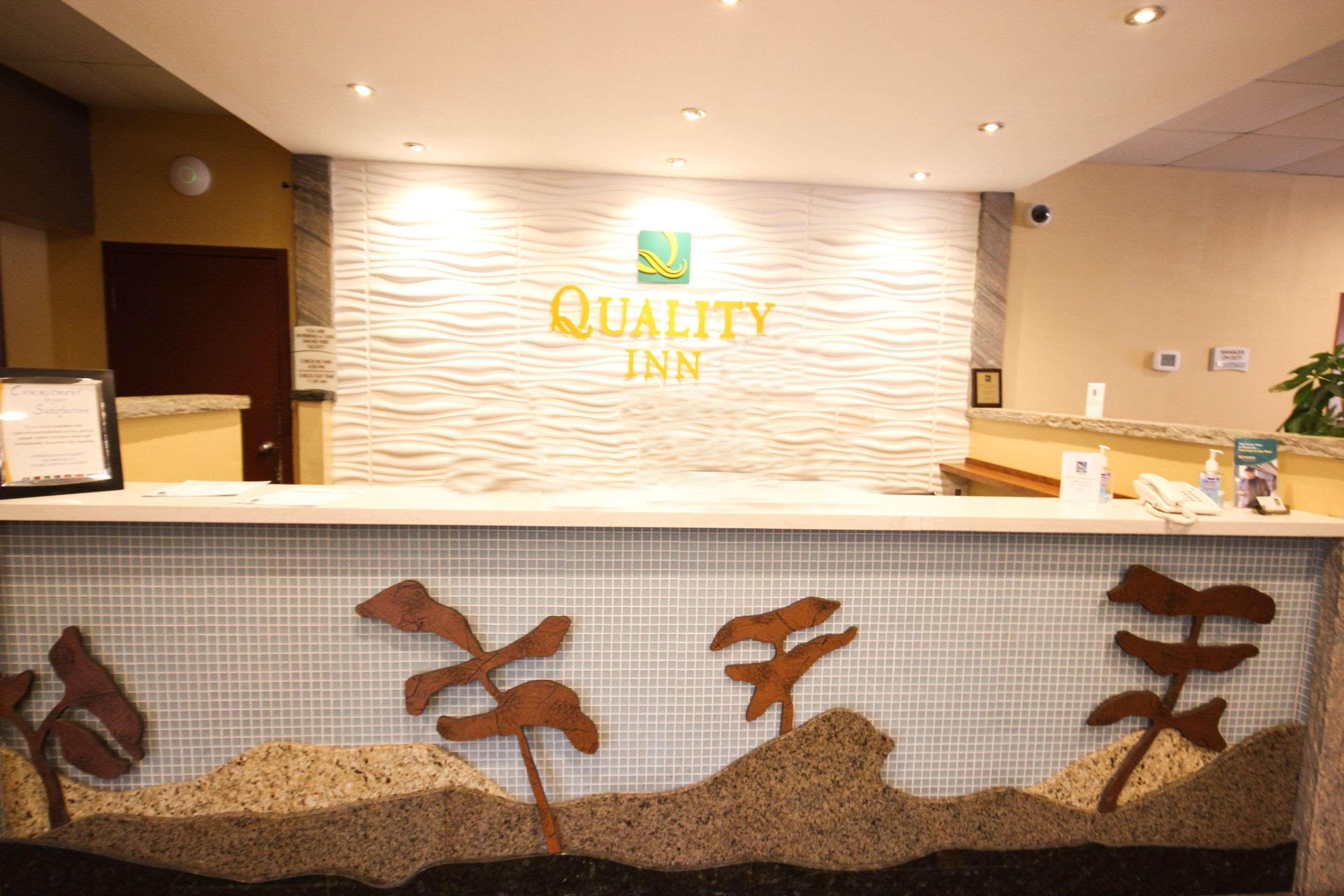 Quality Inn Брейсбридж Екстериор снимка