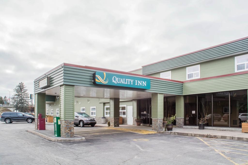 Quality Inn Брейсбридж Екстериор снимка