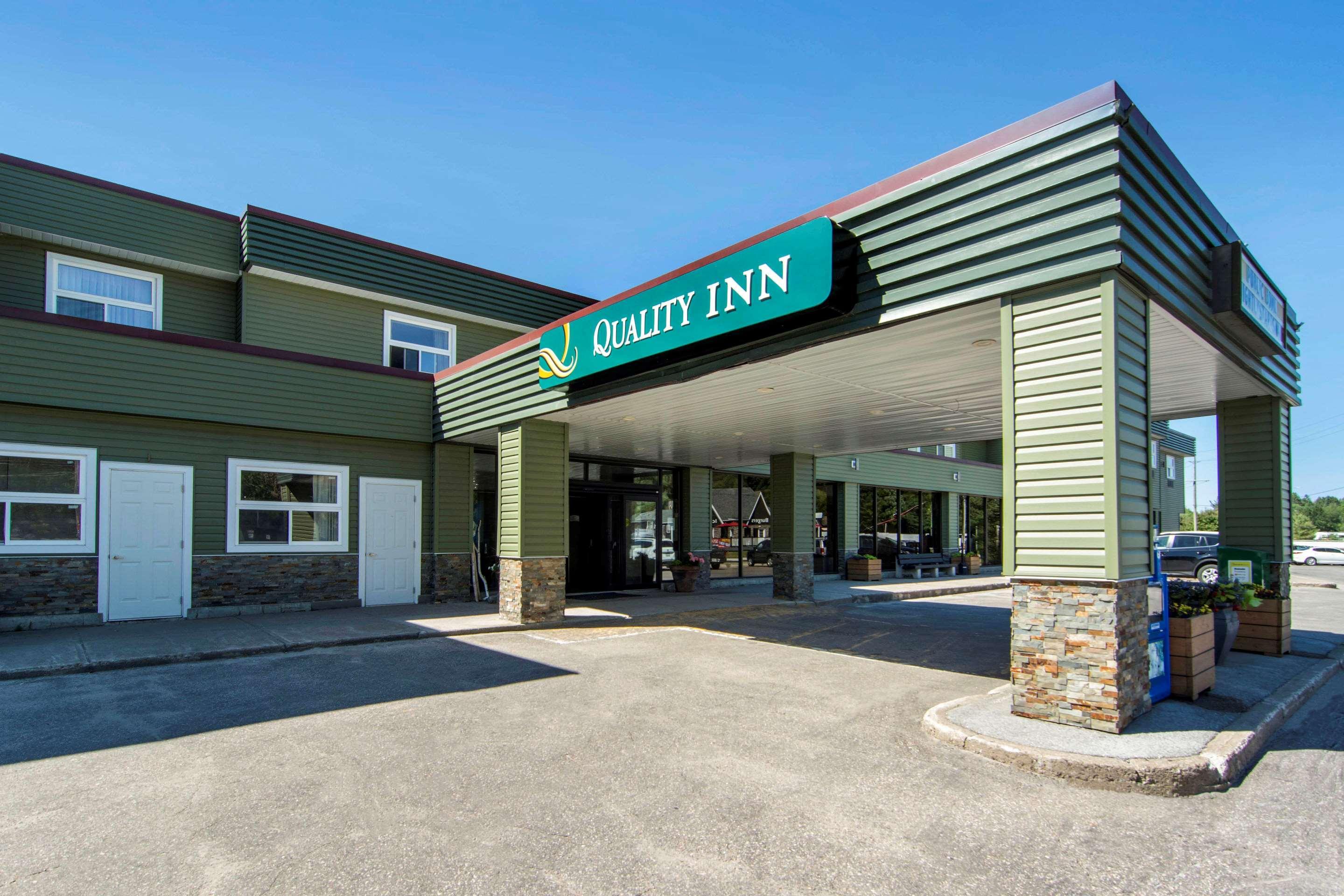 Quality Inn Брейсбридж Екстериор снимка