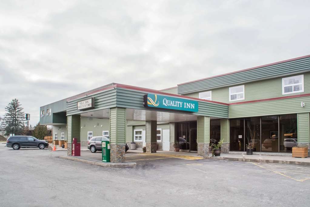 Quality Inn Брейсбридж Екстериор снимка